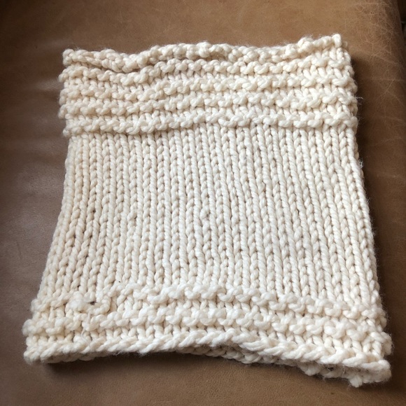 Hand knit cream cowl scarf wrap - Picture 1 of 6